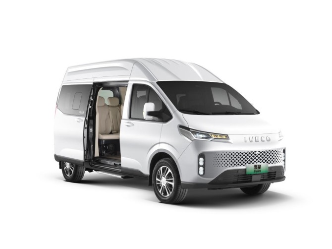 硬核实力获认可！南京依维柯聚星纯电动车荣膺“创新产品”荣誉